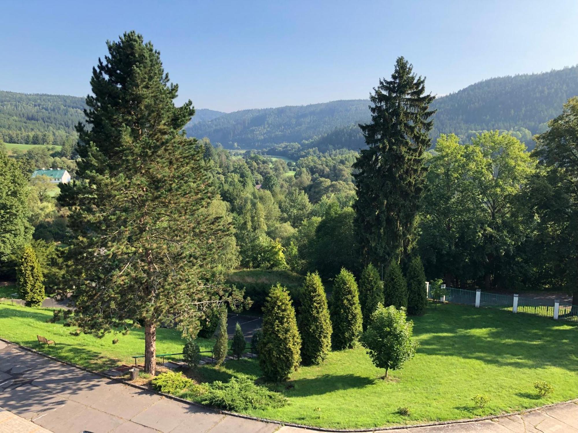 Chateau Cihelny Karlovy Vary Luaran gambar