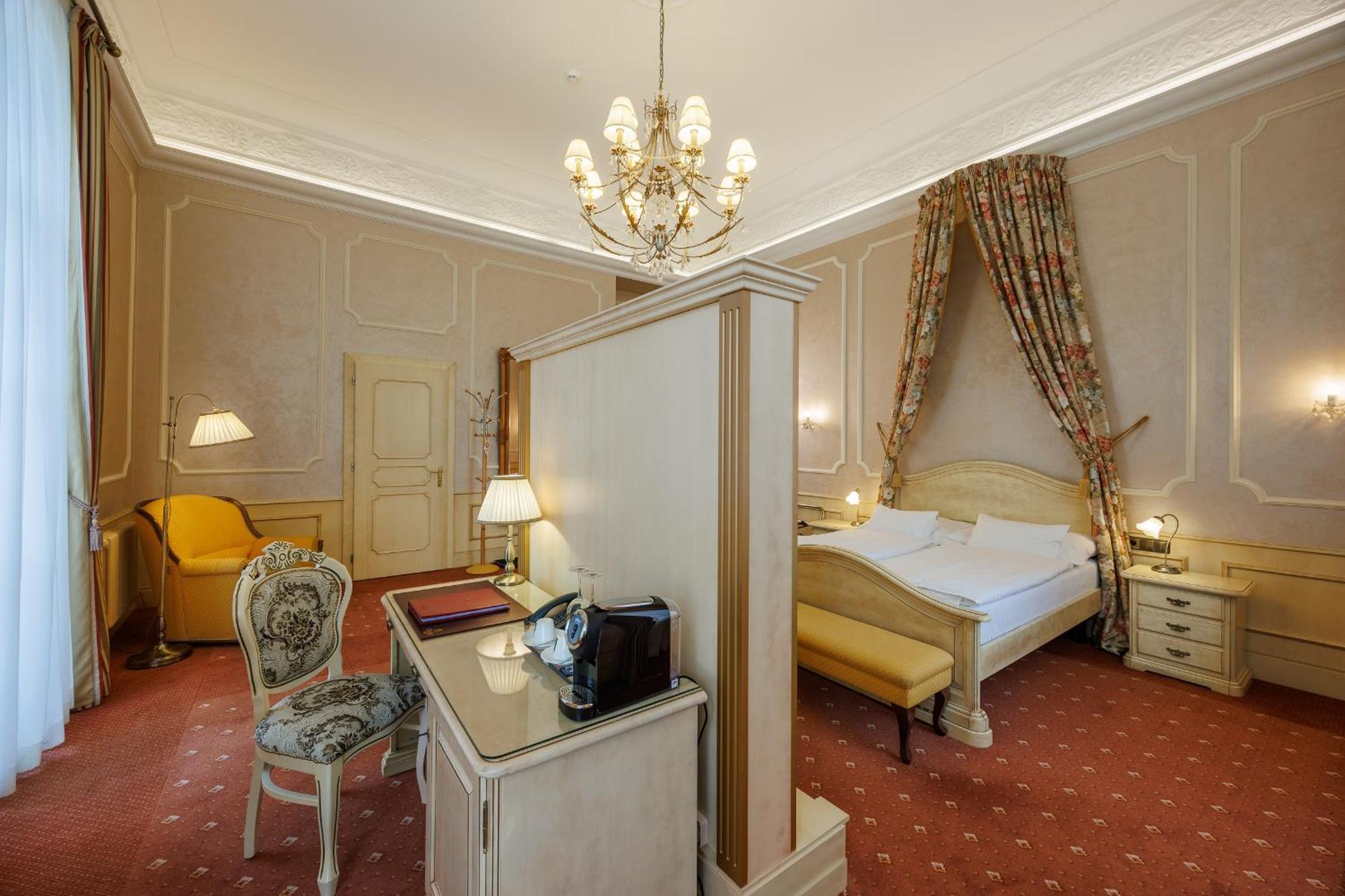 Chateau Cihelny Karlovy Vary Luaran gambar
