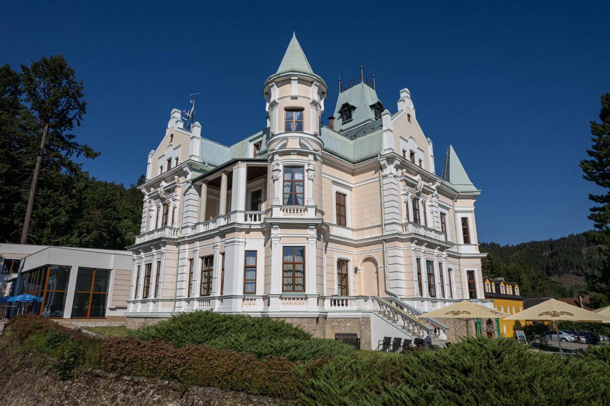 Chateau Cihelny Karlovy Vary Luaran gambar
