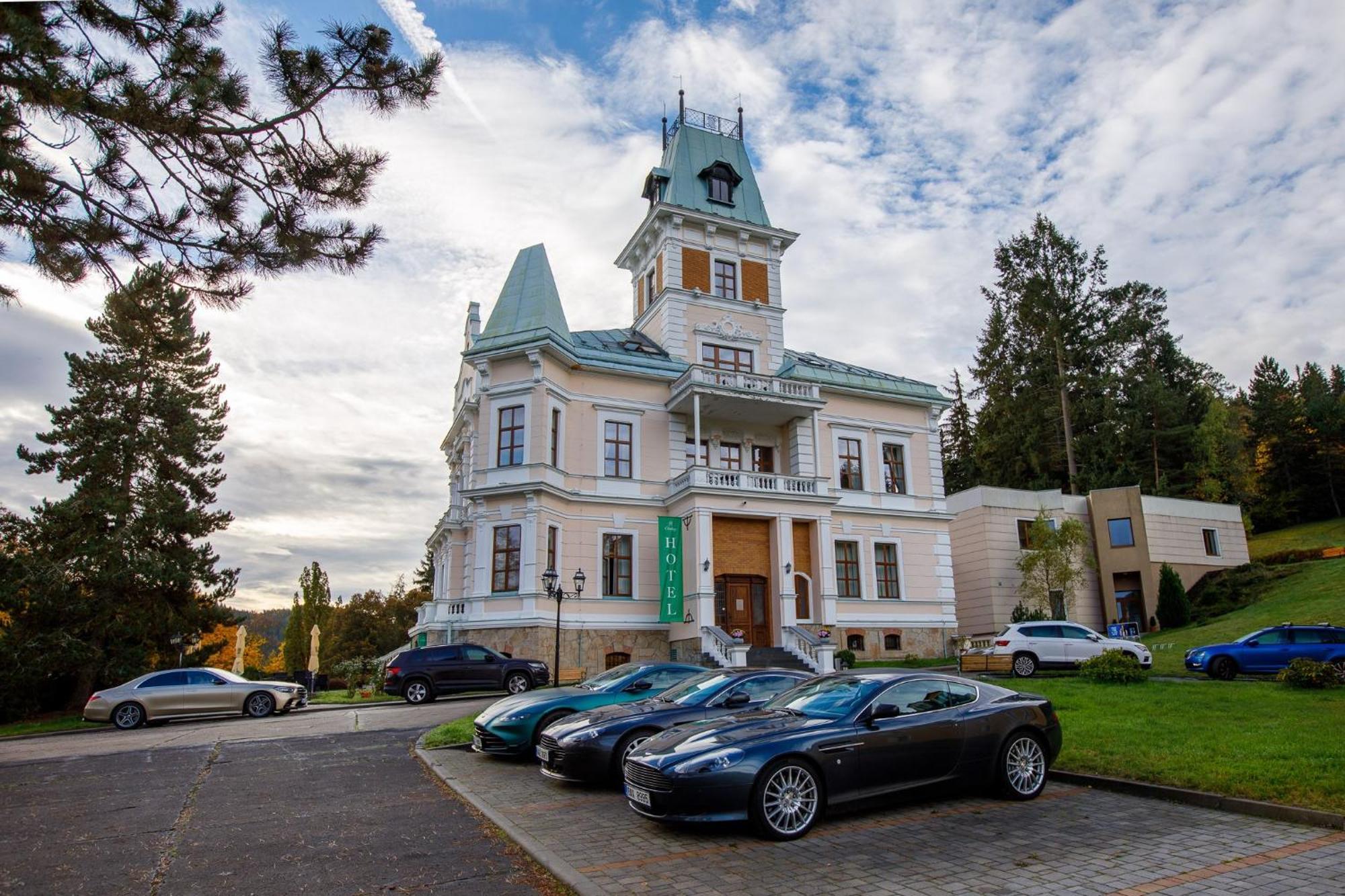Chateau Cihelny Karlovy Vary Luaran gambar