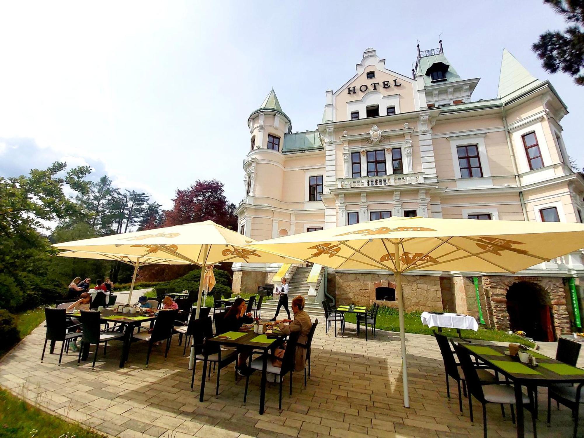 Chateau Cihelny Karlovy Vary Luaran gambar