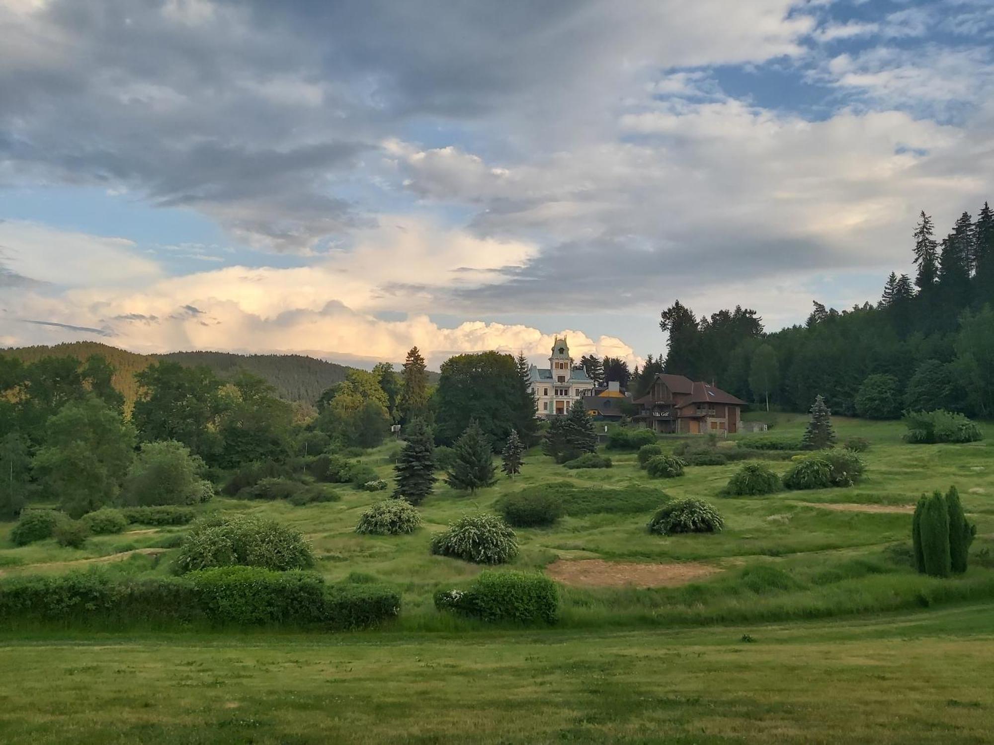 Chateau Cihelny Karlovy Vary Luaran gambar