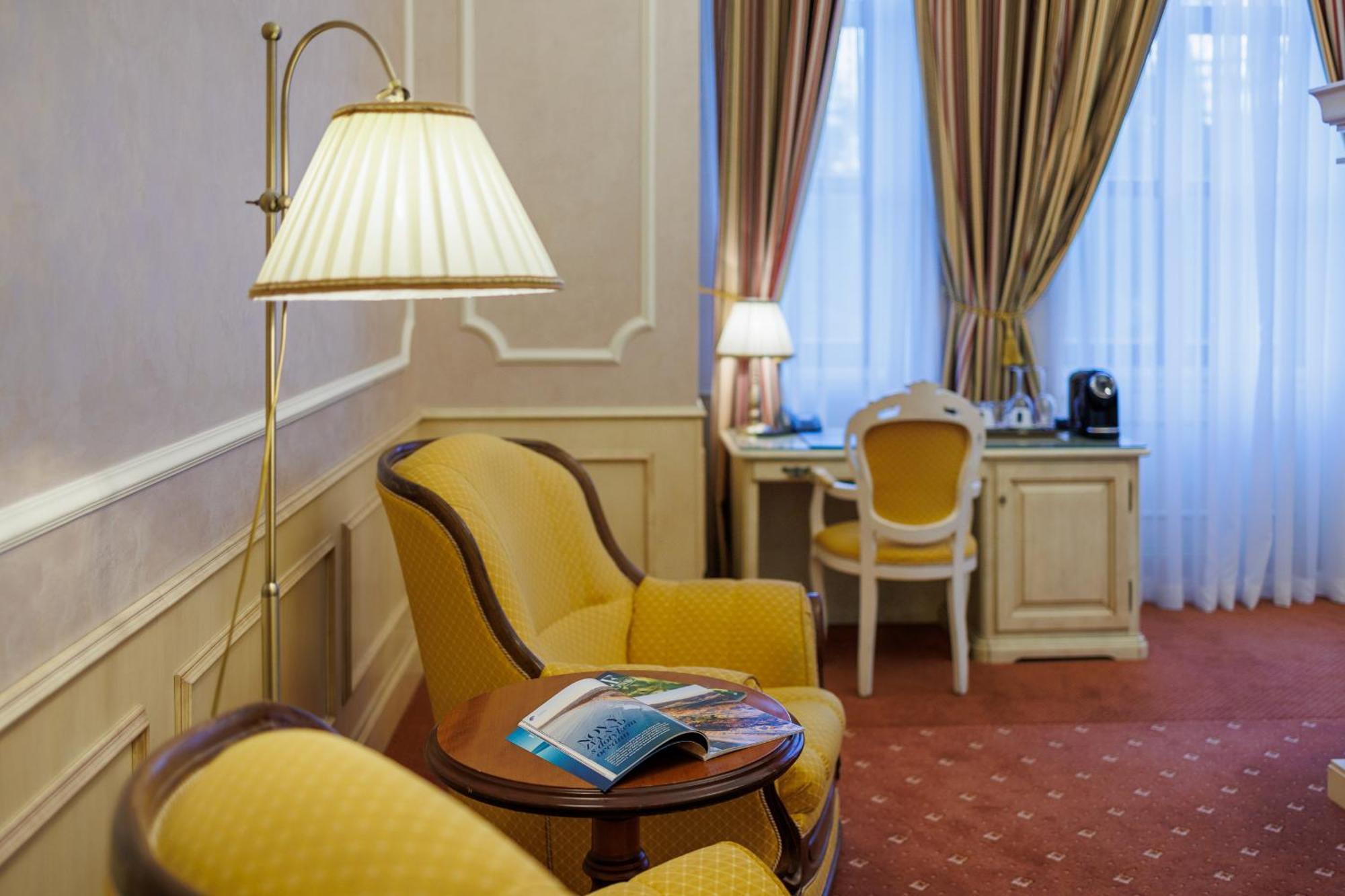 Chateau Cihelny Karlovy Vary Luaran gambar