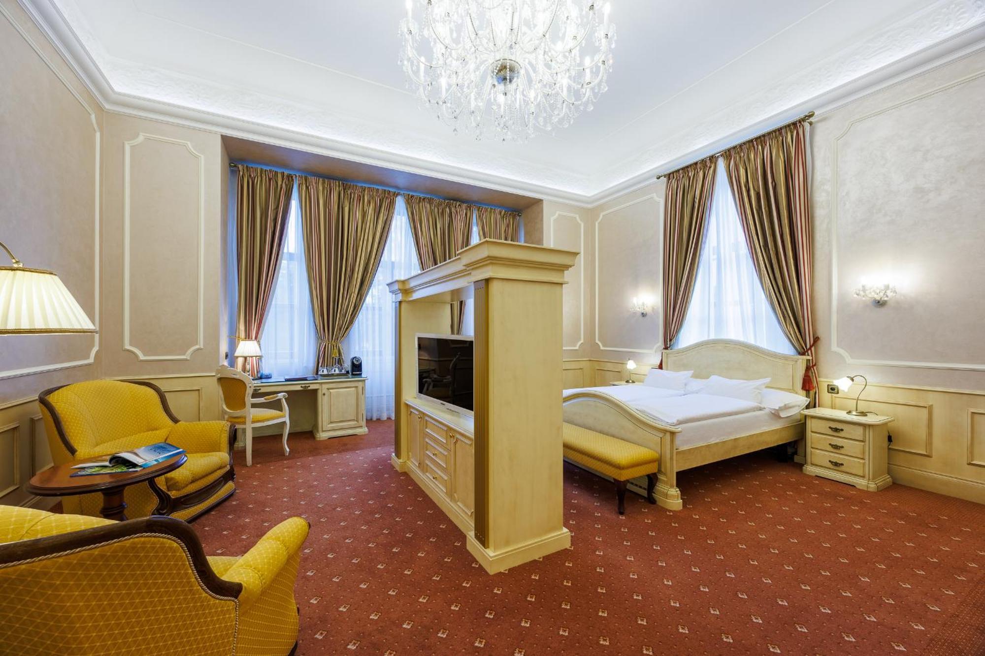 Chateau Cihelny Karlovy Vary Luaran gambar
