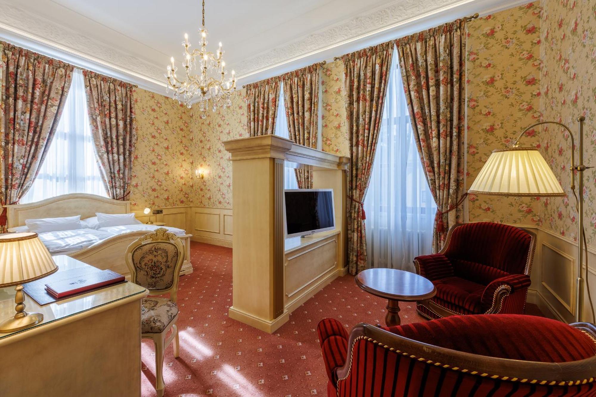 Chateau Cihelny Karlovy Vary Luaran gambar